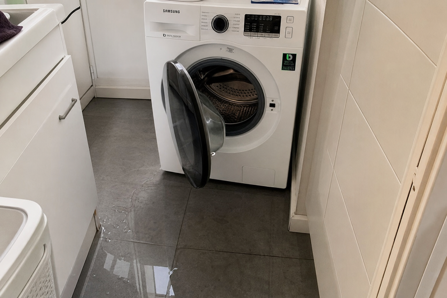 Lave-linge Samsung — eau qui reste dans le tambour