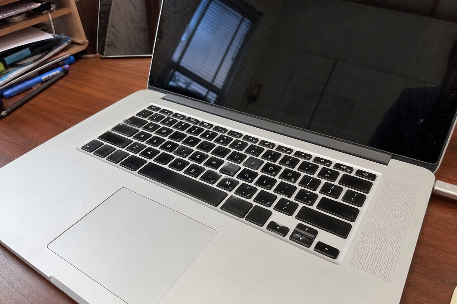 MacBook Pro — touches du clavier qui restent coinçées