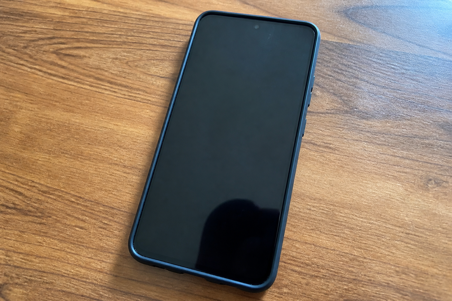 Samsung Galaxy S23 — écran noir mais vibre encore